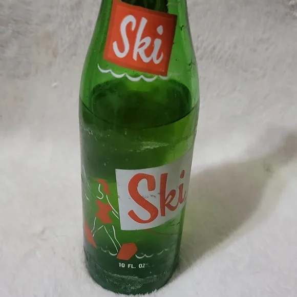 Vintage Unopened 1976 Ski soda bottle - Picture 5 of 8